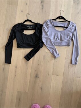 Revive - set of two Long-Sleeve Crop Top with Scoop Neck - Black & Light Gray